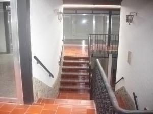 EILEEN CASTILLO Local Comercial En Venta En Maracay - Avenida Bolivar Código FLEX: 12-449 No.9