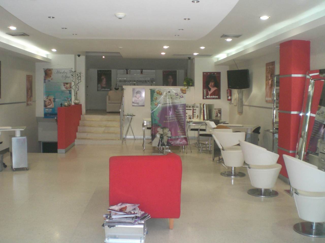 OSCAR ILLARRAMENDI Local Comercial En Venta En Maracay - El Bosque C&oacute;digo FLEX: 12-468 No.1