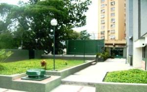 Soluci�n Inmobiliaria de Aragua, C.A Apartamento En Venta En Maracay - Urbanizacion El Centro C&oacute;digo FLEX: 12-473 No.2