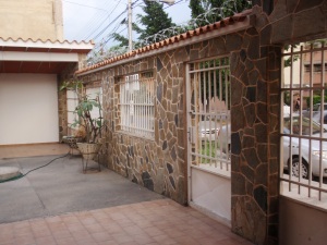 Soluci�n Inmobiliaria de Aragua, C.A Casa En Venta En Maracay - Urbanizacion El Centro C&oacute;digo FLEX: 12-590 No.3