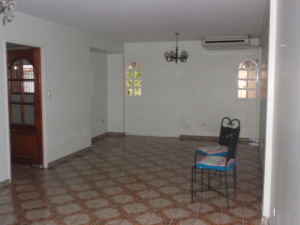 Soluci�n Inmobiliaria de Aragua, C.A Casa En Venta En Maracay - Urbanizacion El Centro C&oacute;digo FLEX: 12-590 No.5