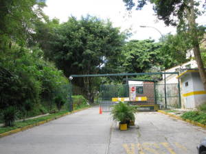 ERNESTO JIMENEZ Terreno Residencial En Venta En Caracas - La Trinidad C&oacute;digo FLEX: 12-478
