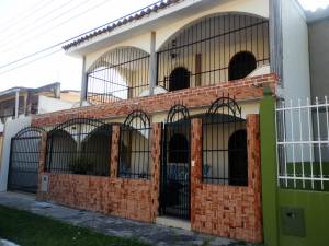 MARIA ALBA GIORDANO Casa En Venta En Municipio Naguanagua - El Cafetal C&oacute;digo FLEX: 12-540