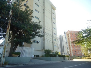 CARMI�A & ASOCIADOS Apartamento En Venta En Maracaibo - Valle Frio C&oacute;digo FLEX: 12-571 No.2