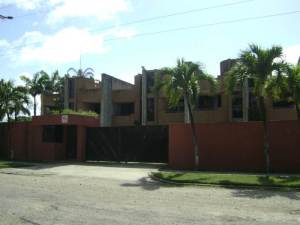         ANGEL PINTON Villa Cerrada En Venta En Rio Chico - Los Canales de Rio Chico C&oacute;digo FLEX: 12-581