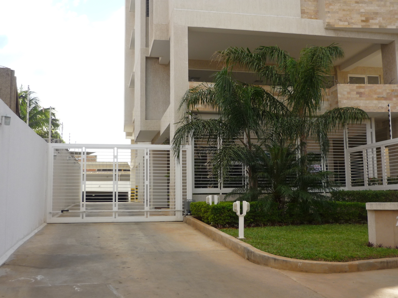 ANGEL PINTON Apartamento en Venta en La Estrella en Maracaibo Código: 12-585 No.2