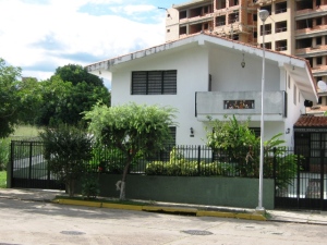 ALVARO PARIS Casa En Venta En Valencia - Los Nisperos Código FLEX: 12-657 No.0