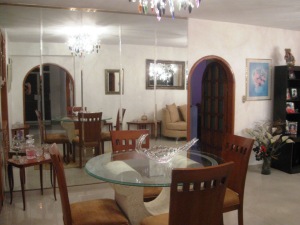 Soluci�n Inmobiliaria de Aragua, C.A Apartamento En Venta En Maracay - Urbanizacion El Centro C&oacute;digo FLEX: 12-675 No.9