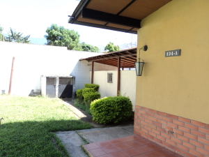 EILEEN CASTILLO Casa En Venta En Maracay - El Castaño C&oacute;digo FLEX: 12-742 No.2