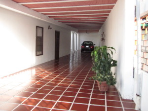 otra vista del estacionamiento