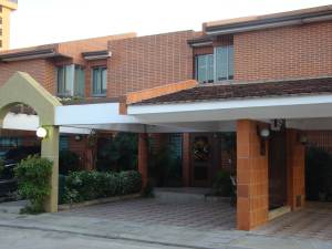 CELESTE BELLO RIF V-04170295-4 Townhouse En Venta En Valencia - Manongo C&oacute;digo FLEX: 12-792