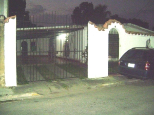 RENT-A-HOUSE ARAGUA Casa En Venta En Maracay - Fundacion Mendoza C&oacute;digo FLEX: 12-825 No.0