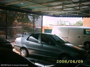 ARIADNA BOUQUETT MORENO Casa Venta Caracas Los Dos Caminos FLEXMLS-12-952