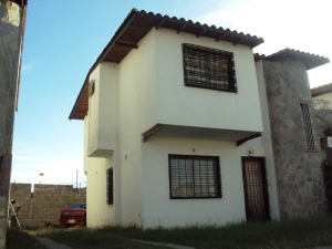 EILEEN CASTILLO Townhouse En Venta En Maracay - La Morita C&oacute;digo FLEX: 12-853