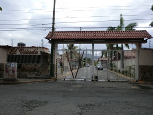 GICELA MORA Casa En Venta En Guatire - El Castillejo C&oacute;digo FLEX: 12-917 No.1