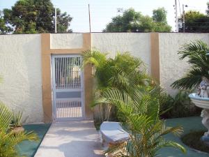 JUSMERI ESPINA Casa En Venta En Maracaibo - Monte Claro C&oacute;digo FLEX: 12-862 No.2