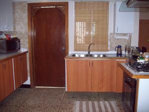 JUSMERI ESPINA Casa En Venta En Maracaibo - Monte Claro C&oacute;digo FLEX: 12-862 No.9