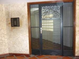 ISABEL BARRIOS Apartamento En Venta En Maracaibo - Avenida Bella Vista C&oacute;digo FLEX: 12-939 No.2