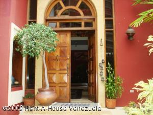 rentahousemovil.com Casa Venta Caracas Los Naranjos del Cafetal FLEXMLS-12-982