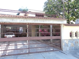EILEEN CASTILLO Casa En Venta En Maracay - La Floresta Código FLEX: 12-1003 No.1