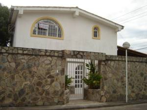 EILEEN CASTILLO Casa Venta La Victoria La Mora II FLEXMLS-12-1008
