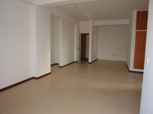 ERNESTO JIMENEZ Apartamento En Venta En Caracas - La Trinidad C&oacute;digo FLEX: 12-1028 No.8