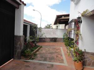 rentahousemovil.com Casa Venta Caracas Los Naranjos del Cafetal FLEXMLS-12-1103