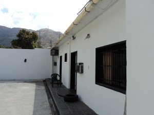 EILEEN CASTILLO Casa En Venta En Maracay - El Limon C&oacute;digo FLEX: 12-1137 No.2