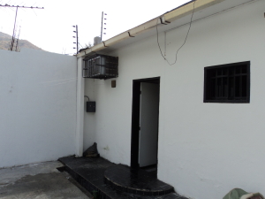 EILEEN CASTILLO Casa En Venta En Maracay - El Limon C&oacute;digo FLEX: 12-1137 No.3