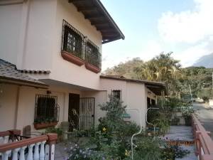 OSMAR GOMEZ Casa En Venta En Maracay - El Castaño C&oacute;digo FLEX: 12-1139