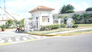 JUSMERI ESPINA Casa En Venta En Maracaibo - Doral Norte C&oacute;digo FLEX: 12-866 No.6