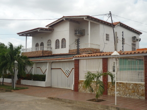 JUSMERI ESPINA Casa En Venta En Maracaibo - La Floresta C&oacute;digo FLEX: 12-999 No.2