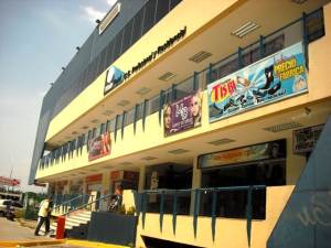 CARMEN ROSA BEA Local Comercial En Venta En Maracay - Parque Aragua C&oacute;digo FLEX: 12-1269 No.0