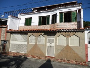 GICELA MORA Casa En Venta En Guatire - El Castillejo C&oacute;digo FLEX: 12-1140 No.1