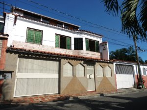 GICELA MORA Casa En Venta En Guatire - El Castillejo C&oacute;digo FLEX: 12-1140