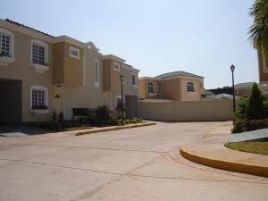 MARIA CRISTINA ALAIMO Casa Venta Maracaibo Fuerzas Armadas FLEXMLS-12-1311