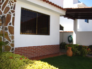 CLAUDIA MARRERO Y MIGUEL SANCHEZ Casa Venta Catia La Mar Playa Grande FLEXMLS-12-1419