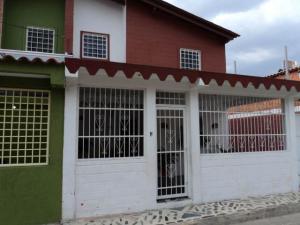 RENT-A-HOUSE ARAGUA Casa Venta Cagua Prados de la Encrucijada FLEXMLS-12-1372
