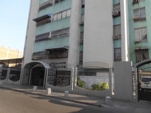DAHYANA LUGO V-09650795-6 Apartamento Venta Maracay El Centro FLEXMLS-12-1403