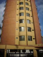 EILEEN CASTILLO Apartamento En Venta En Maracay - El Bosque C&oacute;digo FLEX: 12-1587