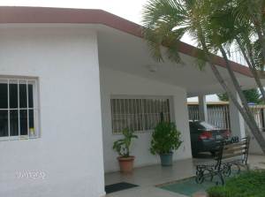 JUSMERI ESPINA Casa Venta Maracaibo La Rotaria FLEXMLS-12-1617