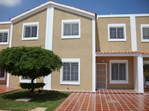 JUSMERI ESPINA Townhouse Venta Maracaibo Lago Mar Beach FLEXMLS-12-1719