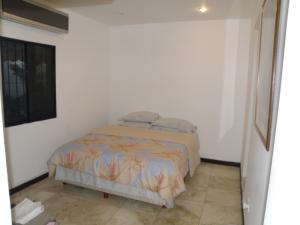ARIADNA BOUQUETT MORENO Apartamento Venta Caracas Los Naranjos de Las Mercedes FLEXMLS-12-1826