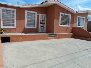 ADRIANA ARRIETA V-16110788-0 Casa Venta Barquisimeto Parroquia El Cuji FLEXMLS-12-1904