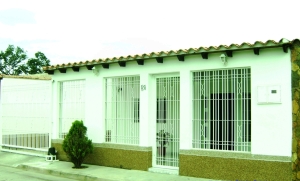 EILEEN CASTILLO Casa En Venta En Maracay - Santa Rita C&oacute;digo FLEX: 12-1928