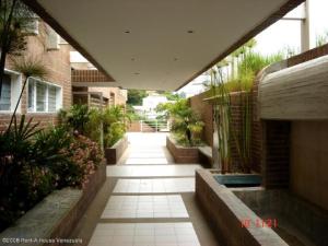 ARIADNA BOUQUETT MORENO Apartamento Venta Caracas El Hatillo FLEXMLS-12-2056