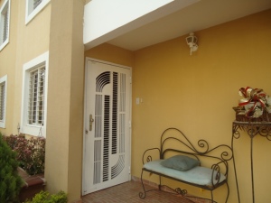 URDANETAYRODRIGUEZ Townhouse En Venta En Maracaibo - Cumbres de Maracaibo C&oacute;digo FLEX: 12-2105