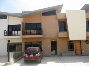 ROSA AQUINO Townhouse Venta Valencia Naguanagua FLEXMLS-12-2126
