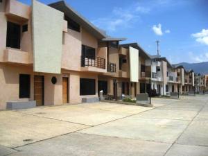 LISETH GONZALEZ Townhouse Venta Valencia Naguanagua FLEXMLS-12-2126
