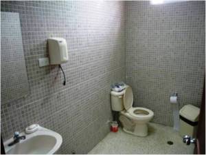 URDANETAYRODRIGUEZ Oficina En Alquiler En Maracaibo - Avenida El Milagro Código FLEX: 11-2243 No.3
